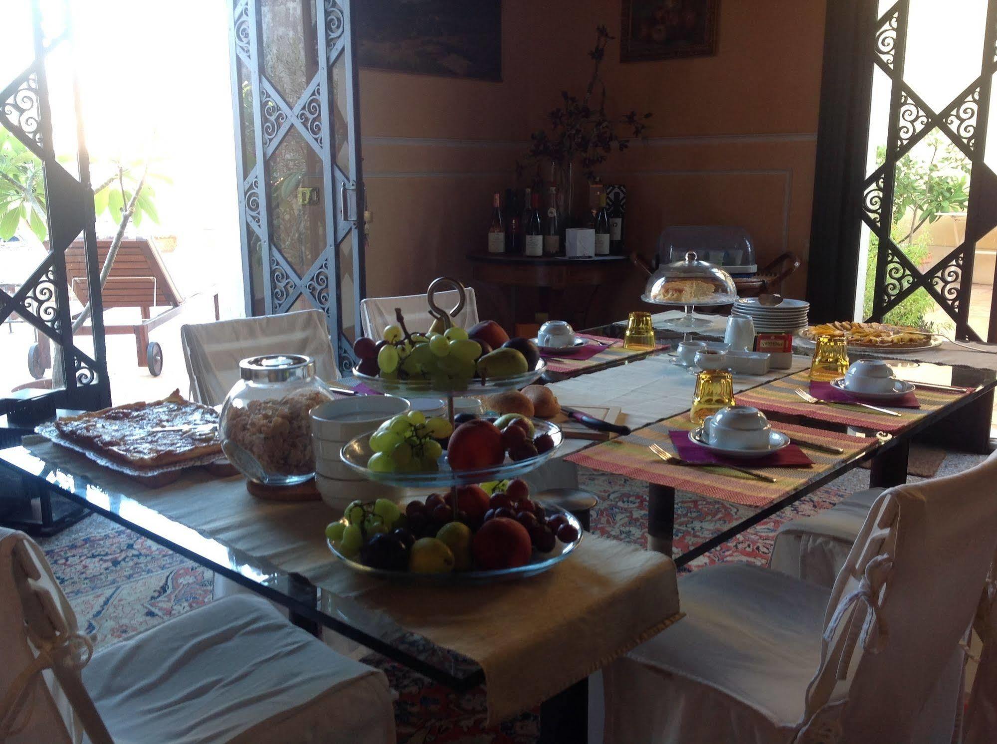 B&B Di Charme Camelie Palazzo Nicotra Riposto Kültér fotó