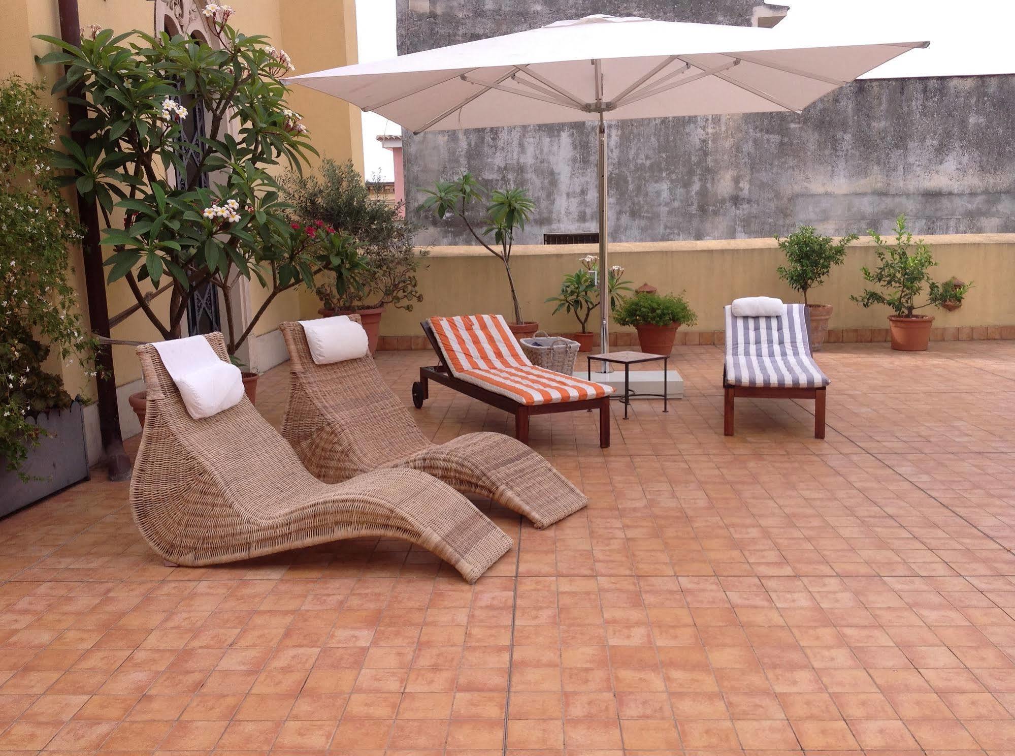 B&B Di Charme Camelie Palazzo Nicotra Riposto Kültér fotó