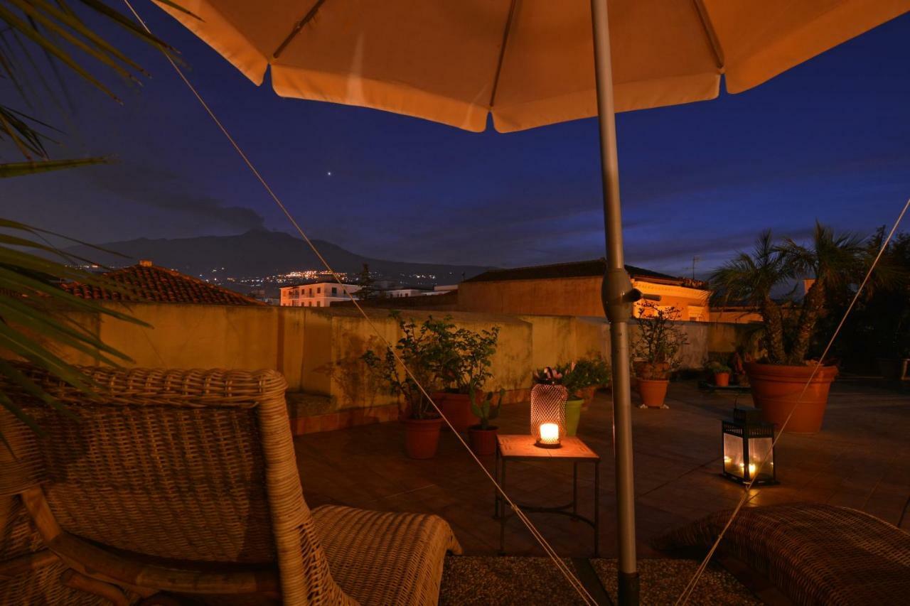 B&B Di Charme Camelie Palazzo Nicotra Riposto Kültér fotó