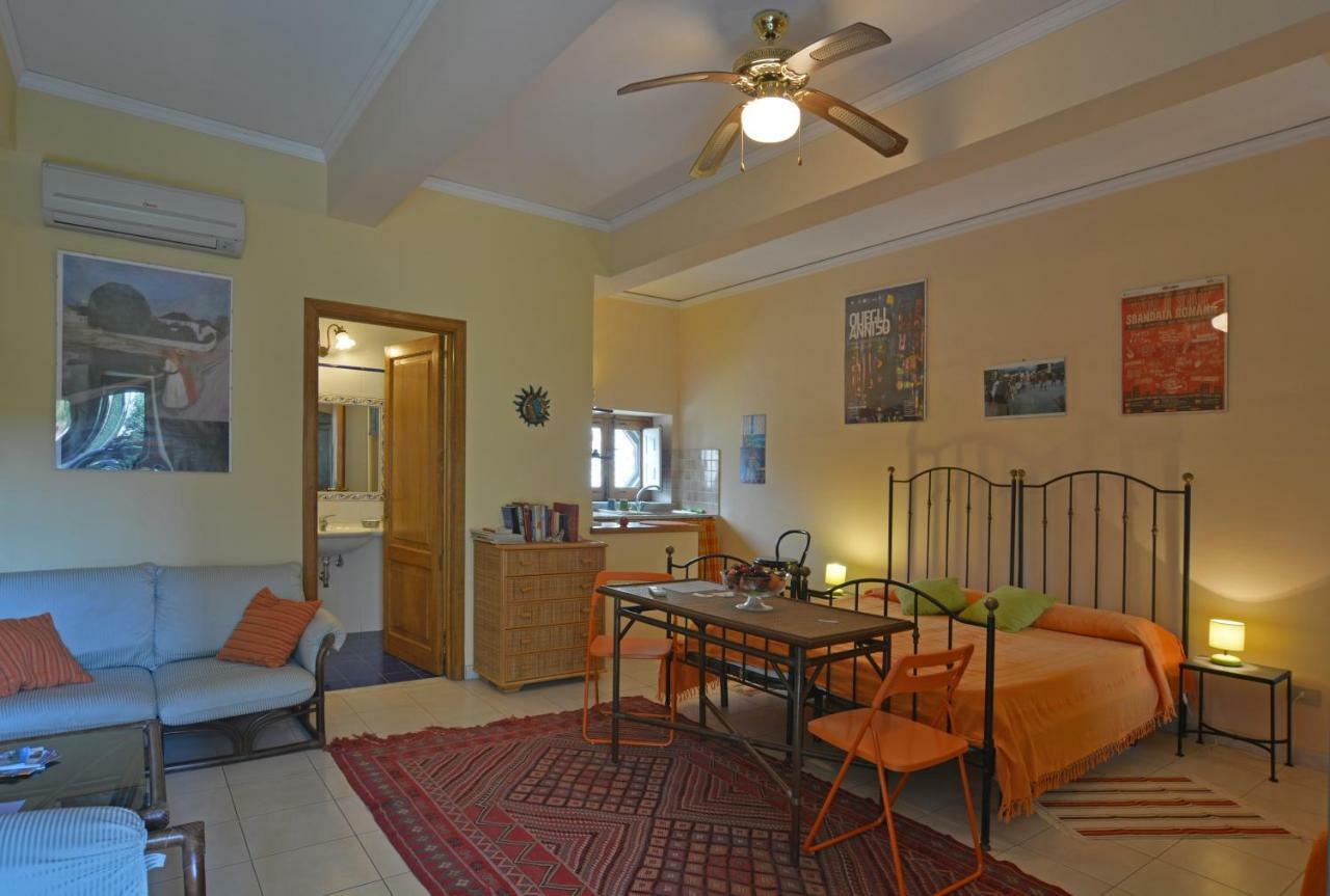 B&B Di Charme Camelie Palazzo Nicotra Riposto Kültér fotó