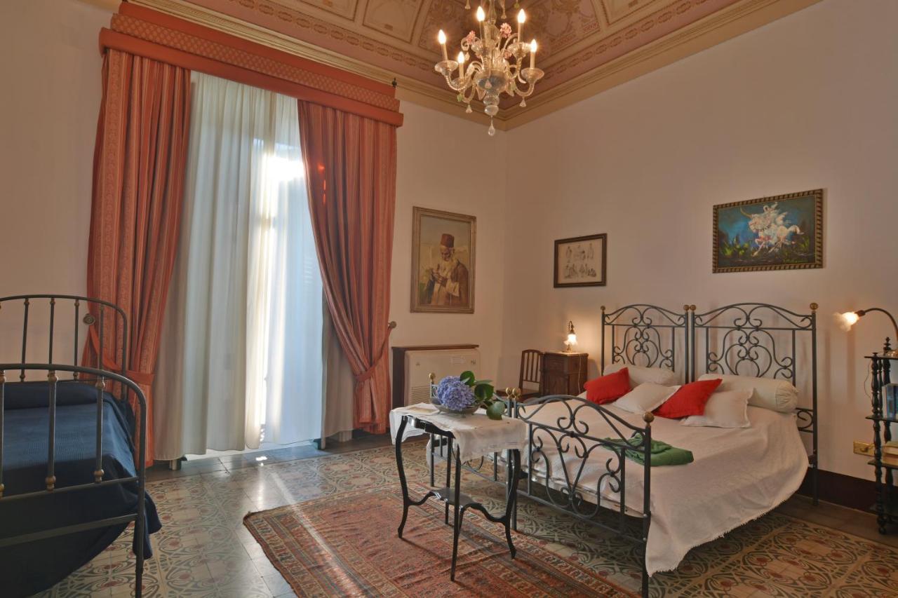 B&B Di Charme Camelie Palazzo Nicotra Riposto Kültér fotó